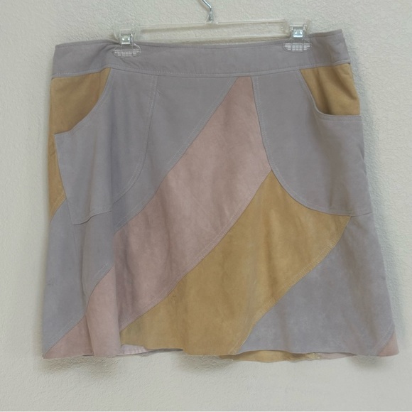 Anthropologie HD in Paris Patchwork Suede Leather Mini Skirt Taupe Pink Size 16 - Picture 4 of 10